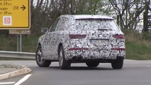 Nieuwe Audi Q7 in spy video gesignaleerd. Introductie eind 2014. Audi Q7 belooft veel lichter te zijn en wordt ook leverbaar als plug-in hybride.