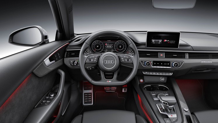 Nieuwe Audi A4 ook gepresenteerd als S4 en S4 Avant. Met zijn 3.0 TFSI en 354 pk is deze uitvoering het voorlopige topmodel.