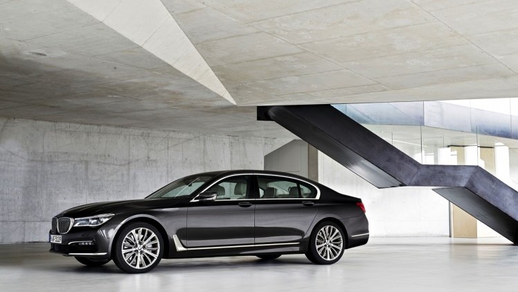 Dit is de nieuwe BMW 7 Serie, die vanaf 24 oktober bij de dealer komt te staan. Tegelijk met de onthulling zijn ook de prijzen bekend gemaakt.