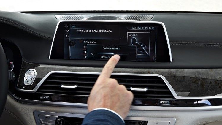 Dit is de nieuwe BMW 7 Serie, die vanaf 24 oktober bij de dealer komt te staan. Tegelijk met de onthulling zijn ook de prijzen bekend gemaakt.