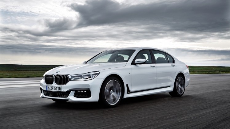 Dit is de nieuwe BMW 7 Serie, die vanaf 24 oktober bij de dealer komt te staan. Tegelijk met de onthulling zijn ook de prijzen bekend gemaakt.