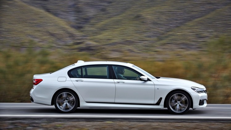 Dit is de nieuwe BMW 7 Serie, die vanaf 24 oktober bij de dealer komt te staan. Tegelijk met de onthulling zijn ook de prijzen bekend gemaakt.