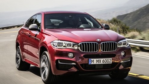 BMW heeft de prijslijsten gedrukt van de nieuwe generatie X6. Dankzij aanzienlijk gunstigere verbruiks- en emissiecijfers pakt de prijsstelling ook gunstiger uit, terwijl de uitrusting er eveneens op