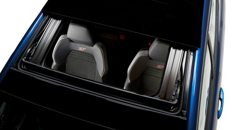 Ford heeft nu ook de sportieve topversie van de nieuwe Fiesta onthuld. Over het algemeen is de nieuwe generatie Fiesta een evolutie, maar onder de kap huist een kleine revolutie?
