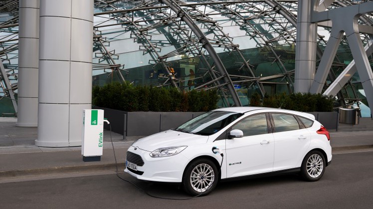 Ford introduceert in 2016 de vernieuwde Focus Electric en zet dertien nieuwe modellen met elektrische aandrijving op de agenda voor het jaar 2020.
