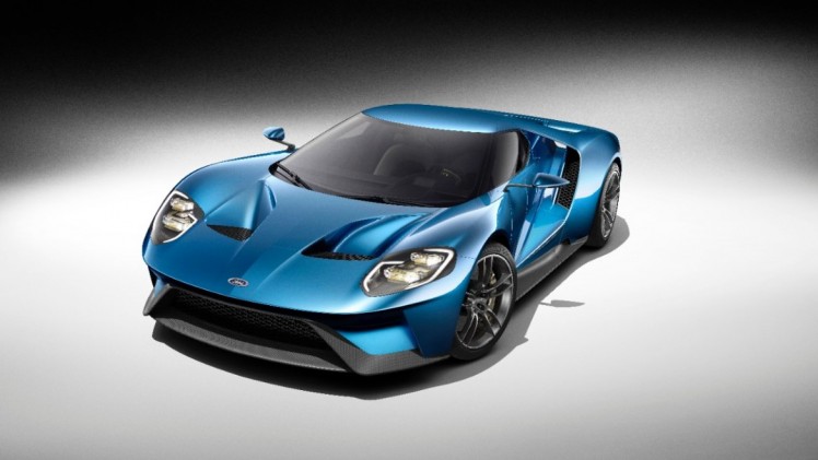 Ford steelt in Detroit de show met de nieuwe Ford GT EcoBoost V6 supercar, die in 2016 in productie gaat.