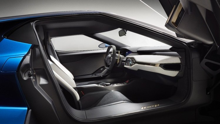 Ford steelt in Detroit de show met de nieuwe Ford GT EcoBoost V6 supercar, die in 2016 in productie gaat.