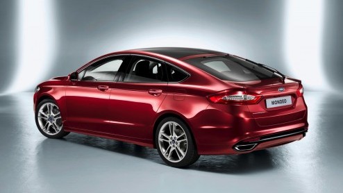Nieuwe Ford Mondeo geeft acte de presence in Nederland met sneak preview bij dealer. In december staat de nieuwe Mondeo in de showroom.
