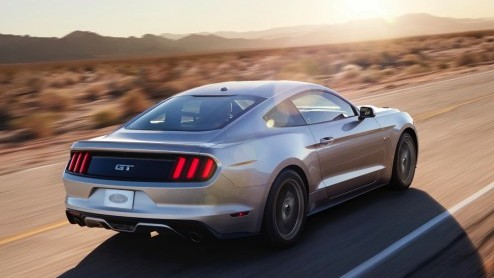 Ford heeft de nieuwe Mustang onthuld. De Mustang zal voor het eerst, na vijftig jaar van productie, ook in Europa via de officile kanalen te koop komen.