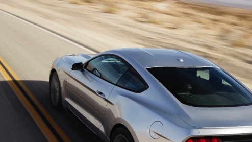Ford heeft de nieuwe Mustang onthuld. De Mustang zal voor het eerst, na vijftig jaar van productie, ook in Europa via de officile kanalen te koop komen.