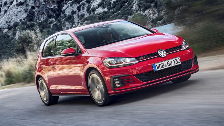 Volkswagen voegt een nieuwe sportieve uitvoering toe aan het Golf-aanbod: de GTI Performance. De auto wordt net boven de GTI gepositioneerd en de vanafprijzen zijn al bekend.
