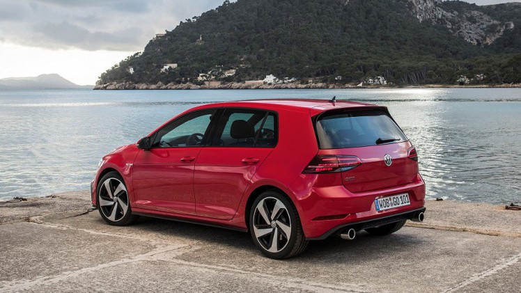 Volkswagen voegt een nieuwe sportieve uitvoering toe aan het Golf-aanbod: de GTI Performance. De auto wordt net boven de GTI gepositioneerd en de vanafprijzen zijn al bekend.