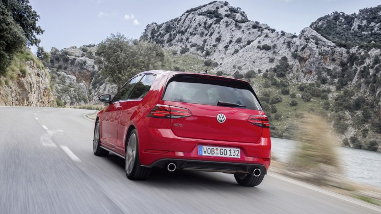 Volkswagen voegt een nieuwe sportieve uitvoering toe aan het Golf-aanbod: de GTI Performance. De auto wordt net boven de GTI gepositioneerd en de vanafprijzen zijn al bekend.