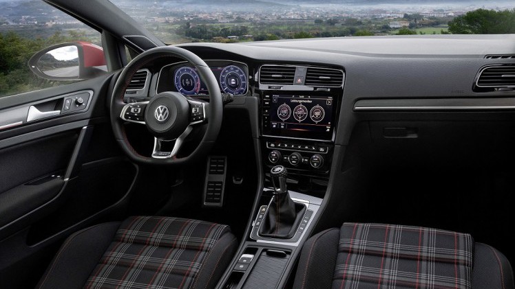 Volkswagen voegt een nieuwe sportieve uitvoering toe aan het Golf-aanbod: de GTI Performance. De auto wordt net boven de GTI gepositioneerd en de vanafprijzen zijn al bekend.