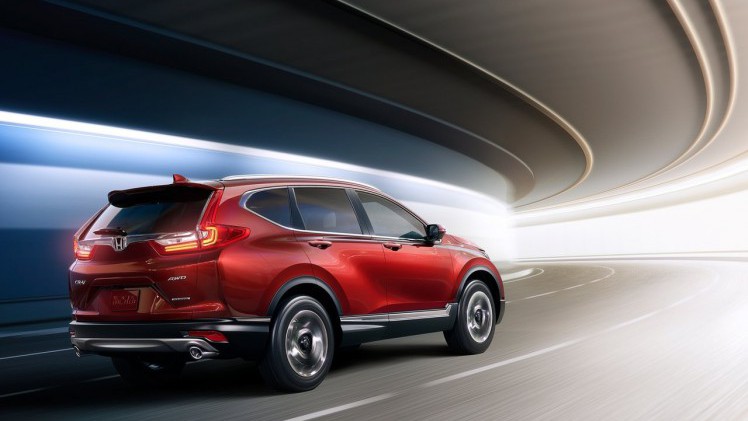 Bij verrassing is daar ineens de nieuwe 2017 Honda CR-V. Er is alleen nog Amerikaanse informatie, maar de auto zal ongetwijfeld ook naar Europa komen. De auto heeft enkele Honda-primeurs.