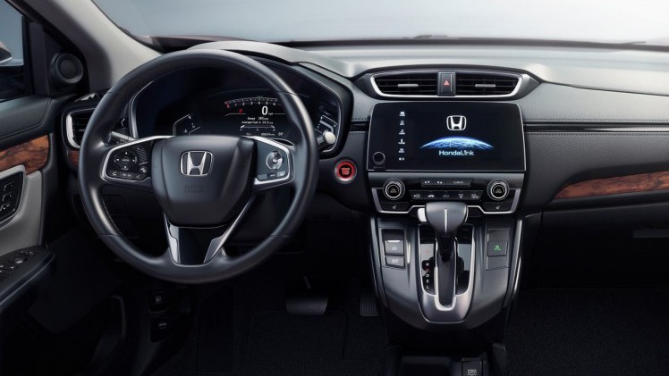 Bij verrassing is daar ineens de nieuwe 2017 Honda CR-V. Er is alleen nog Amerikaanse informatie, maar de auto zal ongetwijfeld ook naar Europa komen. De auto heeft enkele Honda-primeurs.