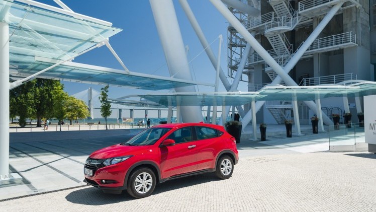 Honda HR-V autotest: de nieuwe compacte cross-over heeft de ruimte van een veel grotere en staat merk sterke motoren potent in de markt.