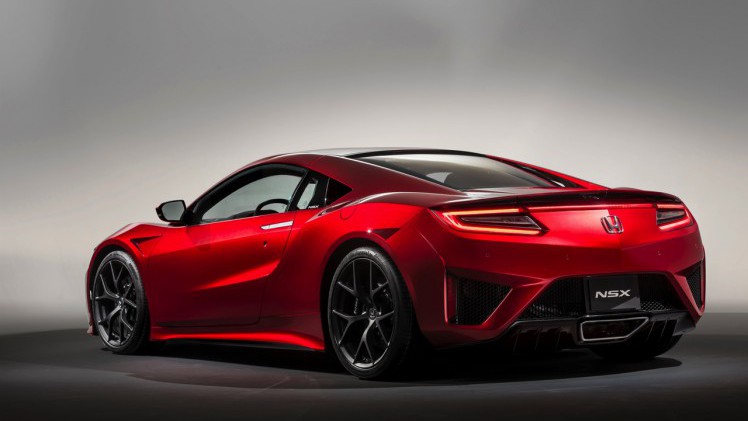 Prijzen Honda NSX vliegen voor Nederland over de 200.000 euro. In april 2016 opent Honda de orderboeken en de introductie in Nederland vindt plaats vanaf de herfst.