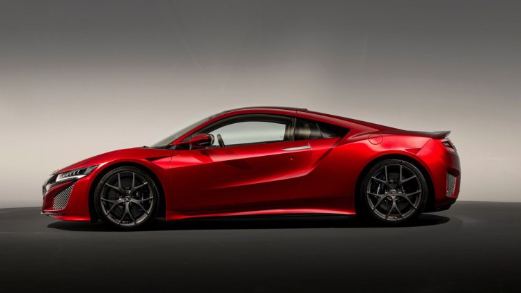 Prijzen Honda NSX vliegen voor Nederland over de 200.000 euro. In april 2016 opent Honda de orderboeken en de introductie in Nederland vindt plaats vanaf de herfst.