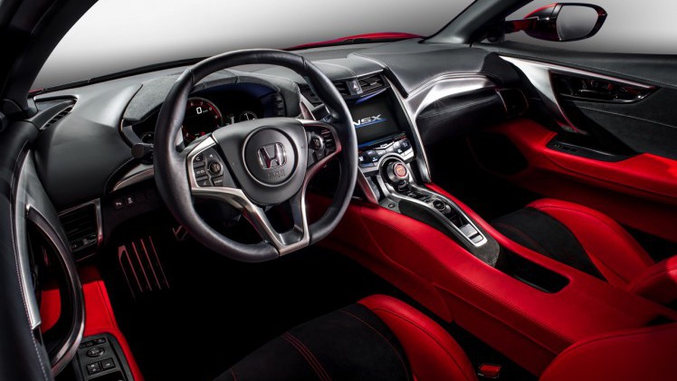 Prijzen Honda NSX vliegen voor Nederland over de 200.000 euro. In april 2016 opent Honda de orderboeken en de introductie in Nederland vindt plaats vanaf de herfst.
