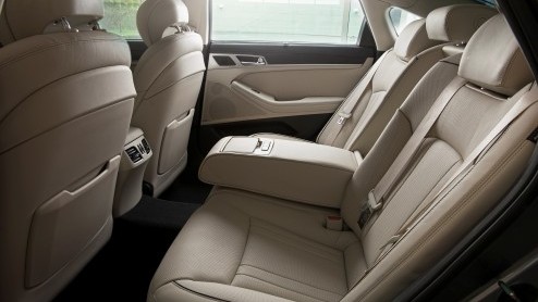 Vlaggenschip Hyundai Genesis V8 toch ook een heel klein beetje bedoeld voor Europa.