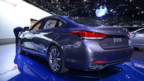 Vlaggenschip Hyundai Genesis V8 toch ook een heel klein beetje bedoeld voor Europa.