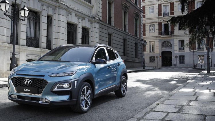 De nieuwe Hyundai Kona compacte SUV laat zich nu in vol ornaat zien.