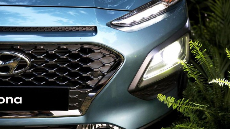 De nieuwe Hyundai Kona compacte SUV laat zich nu in vol ornaat zien.