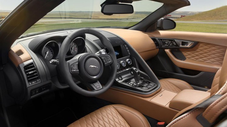De Jaguar F-Type SVR is met zijn 575 pk en sportieve DNA een supercar in roadsterformaat. Met nieuwe beelden en deze video komen we alvast in de stemming.