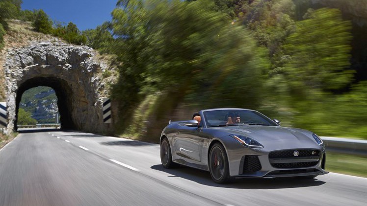De Jaguar F-Type SVR is met zijn 575 pk en sportieve DNA een supercar in roadsterformaat. Met nieuwe beelden en deze video komen we alvast in de stemming.