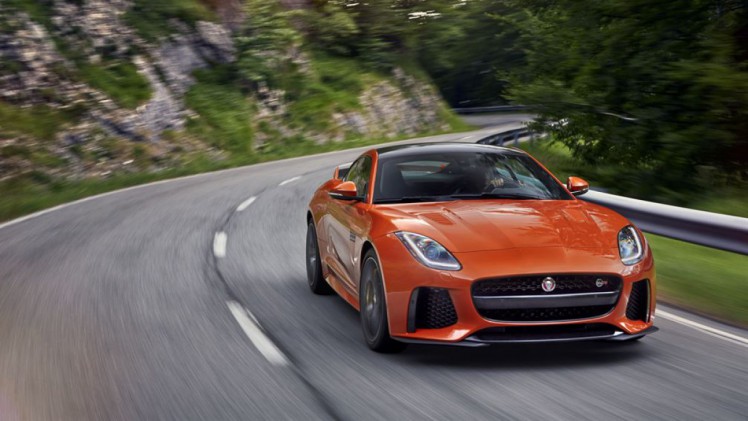 De Jaguar F-Type SVR is met zijn 575 pk en sportieve DNA een supercar in roadsterformaat. Met nieuwe beelden en deze video komen we alvast in de stemming.