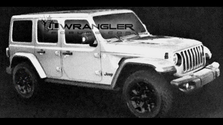 Op het internet zijn beelden beland van de nieuwe Jeep Wrangler. De auto blijkt inderdaad een evolutie van het huidige model, waarbij de grootste wijzigingen onderhuids te vinden zijn.