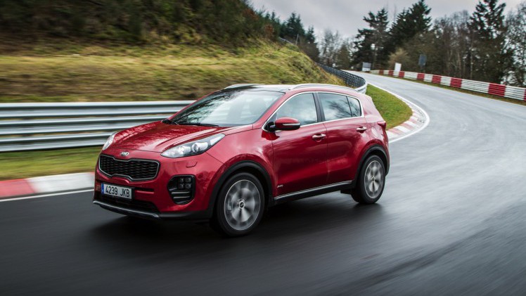 Autotest nieuwe Kia Sportage. Kia introduceert een nieuwe Sportage en in deze rijtest voelen we de 1.6 T-GDI, 1.7 CDRi en 2.0 CRDi aan de tand.
