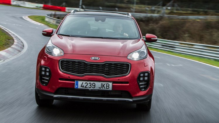 Autotest nieuwe Kia Sportage. Kia introduceert een nieuwe Sportage en in deze rijtest voelen we de 1.6 T-GDI, 1.7 CDRi en 2.0 CRDi aan de tand.