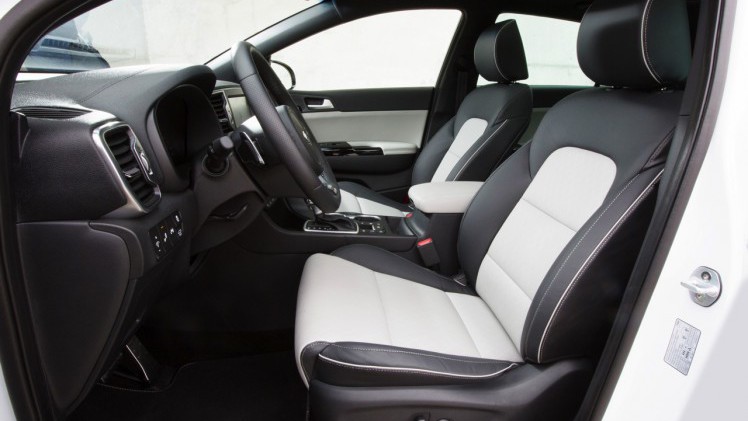 Autotest nieuwe Kia Sportage. Kia introduceert een nieuwe Sportage en in deze rijtest voelen we de 1.6 T-GDI, 1.7 CDRi en 2.0 CRDi aan de tand.