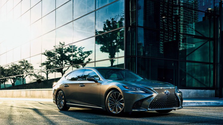 De nieuwe Lexus LS 500h heeft een prijs en zal vanaf half december worden geleverd.