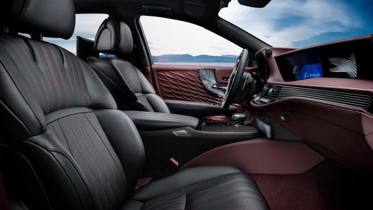 De nieuwe Lexus LS 500h heeft een prijs en zal vanaf half december worden geleverd.