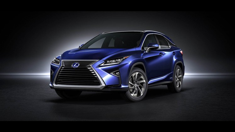 Uitvoeringen en prijzen nieuwe Lexus RX450h bekend gemaakt. De hybride SUV staat rond de jaarwisseling bij de dealer.