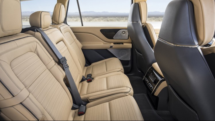 Ford's luxe tak Lincoln brengt over een jaar de Aviator SUV die nu als 'preview' in New York op de show staat.
