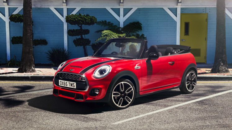 De nieuwe MINI Cabrio F57 is onthuld. Hij gaat vanaf november in productie bij VDL Nedcar en staat rond maart 2016 in de Nederlandse showrooms.