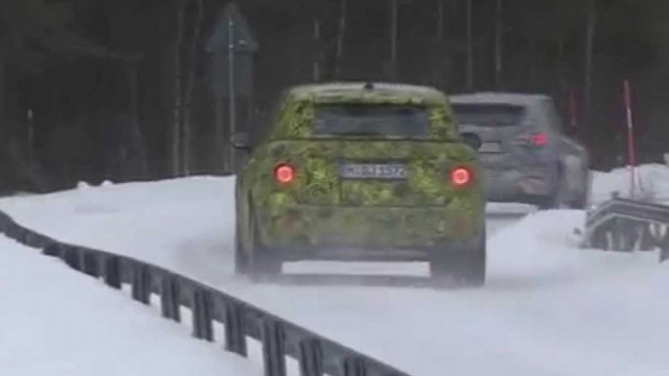 Nieuwe MINI Countryman gesignaleerd op spy video.