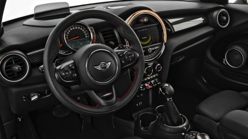 Nieuwe MINI F56 is helemaal nieuw maar denkt ook aan het verleden.