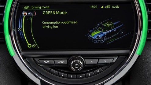 Nieuwe MINI F56 is helemaal nieuw maar denkt ook aan het verleden.