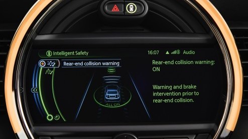 Nieuwe MINI F56 is helemaal nieuw maar denkt ook aan het verleden.