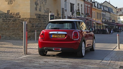 Test nieuwe MINI Cooper 2014, Born in Born.