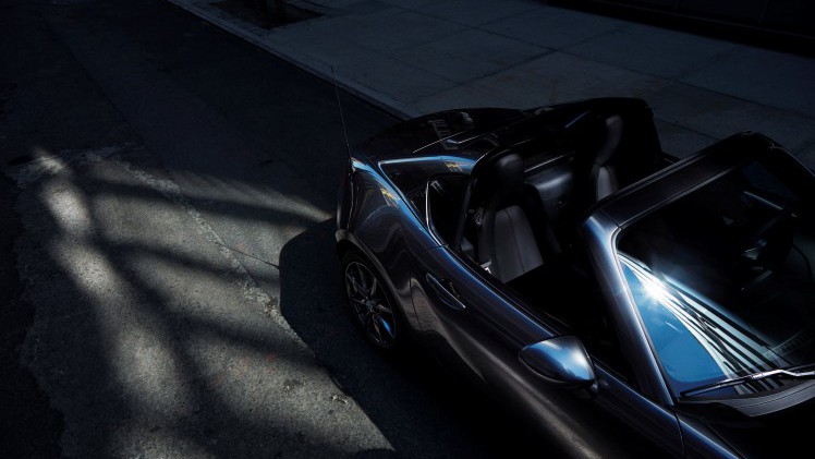 Mazda MX-5 RF nu te bestellen bij Mazda Nederland. De eerste exemplaren rijden bij de introductie in april 2017 in de showroom.