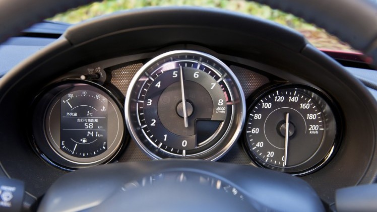 Nieuwe Mazda MX-5 alleen handgeschakeld naar Nederland met 1.5 of 2.0 liter SkyAciv-G benzinemotor.