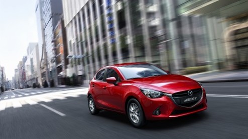 Motoren en specificaties nieuwe Mazda2 bekend gemaakt. Persintroductie vindt plaats op 2 en 3 november in Barcelona.