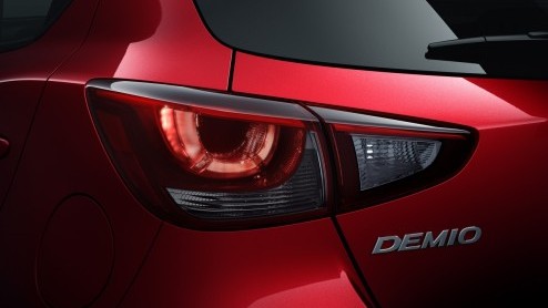 Motoren en specificaties nieuwe Mazda2 bekend gemaakt. Persintroductie vindt plaats op 2 en 3 november in Barcelona.