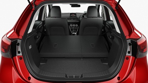 Motoren en specificaties nieuwe Mazda2 bekend gemaakt. Persintroductie vindt plaats op 2 en 3 november in Barcelona.